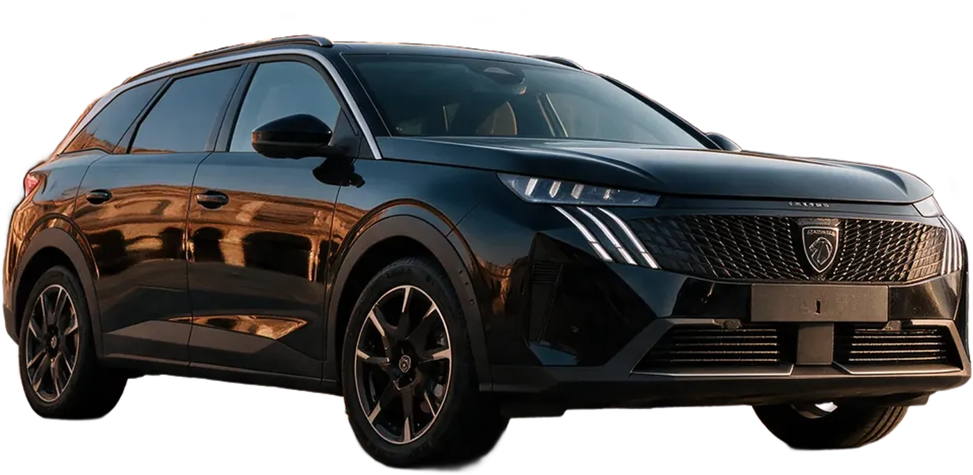 Peugeot 5008 GT noire, vue trois-quarts avant